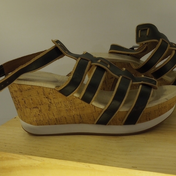 RARE Adiprene by Adidas/Rockport Black Strappy Wedge Gladiator Sandals - Picture 6 of 8